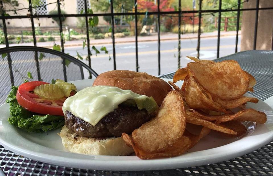 New Mexico: Green Chile Cheeseburger, Santa Fe Bite (Santa Fe)