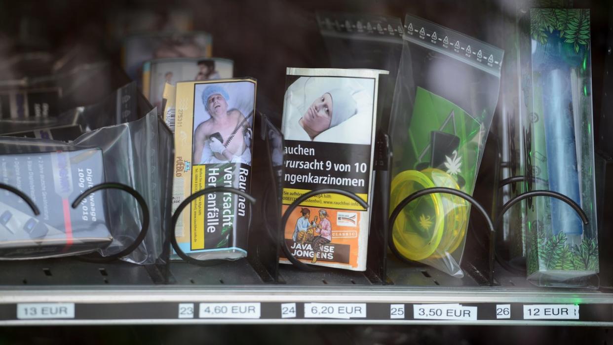 Automat für legale Cannabis-Produkte in Trier. Foto: Harald Tittel