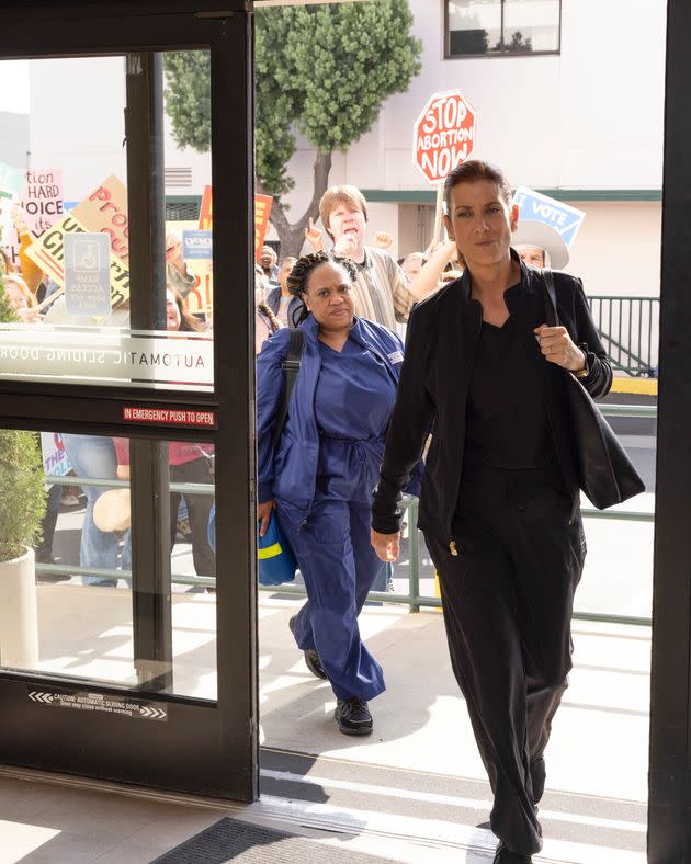 Bailey (Chandra Wilson) and Addison (Kate Walsh) volunteering at an abortion clinic on an episode of ABC's 