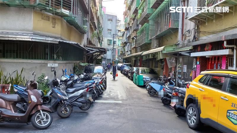 大台北機車位一位難求，上班難停、下班違停，大家雖習以為常，但也凸顯政府未苦民所苦。（圖／記者陳韋帆攝影）