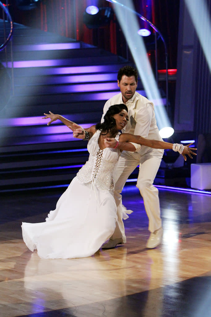 Maksim Chmerkovskiy and Brandy perform on "Dancing with the Stars."