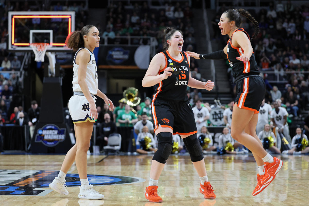 How South Carolina avoided historic March Madness collapse thanks to Raven  Johnson's big 3-pointer