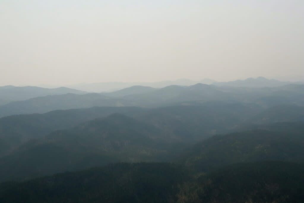 A May 2023 view of wildfire smoke from Canada cloaking the Black Hills. (Seth Tupper/South Dakota Searchlight, via EcoFlight)