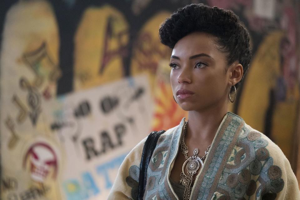 <i>Dear White People</i>