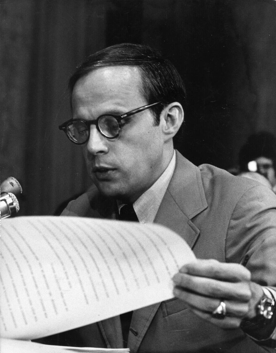 25th June 1973:  John Dean III, former counsel to President Nixon, testifying before the Senate Committee investigating the Watergate scandal at Washington DC.  (Photo by Bernard Schopper/Consolidated News Pictures/Getty Images)