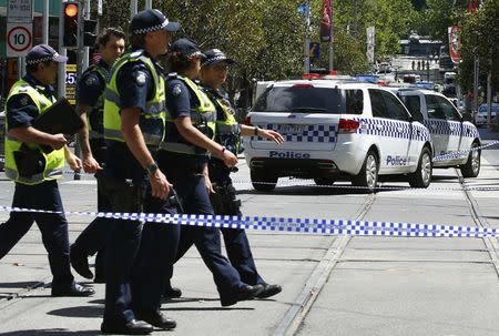 Police cordon off Bourke Street mall after a car hit pedestrians in central Melbourne, Australia, January 20, 2017. REUTERS/Edgar Su