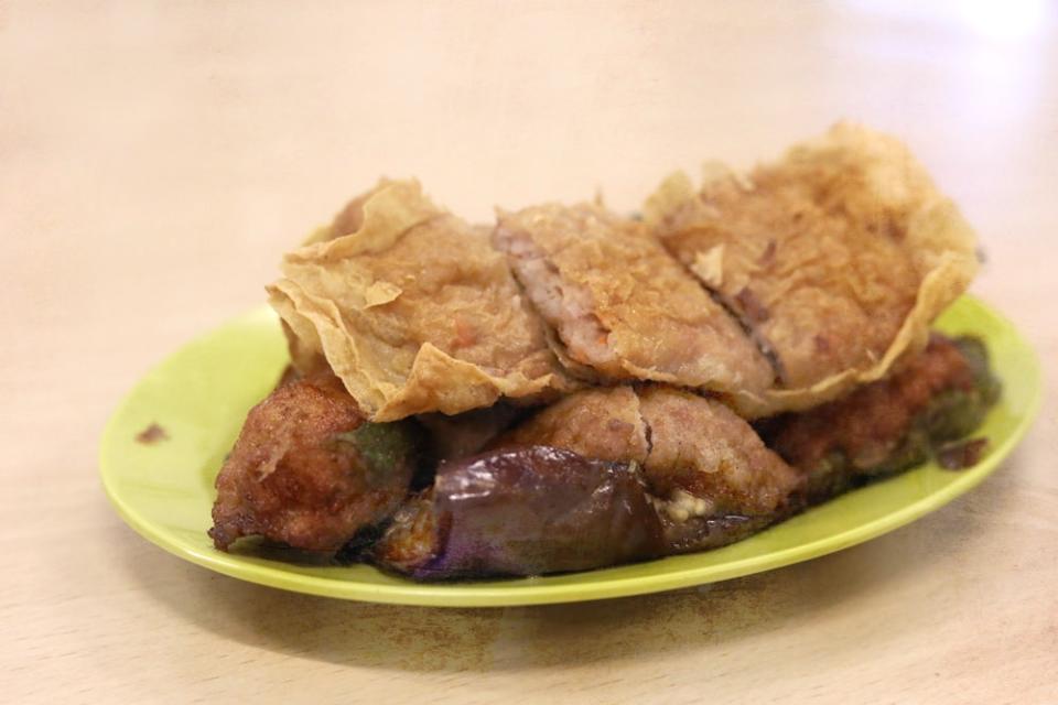 A platter of freshly fried 'yong tau foo'.