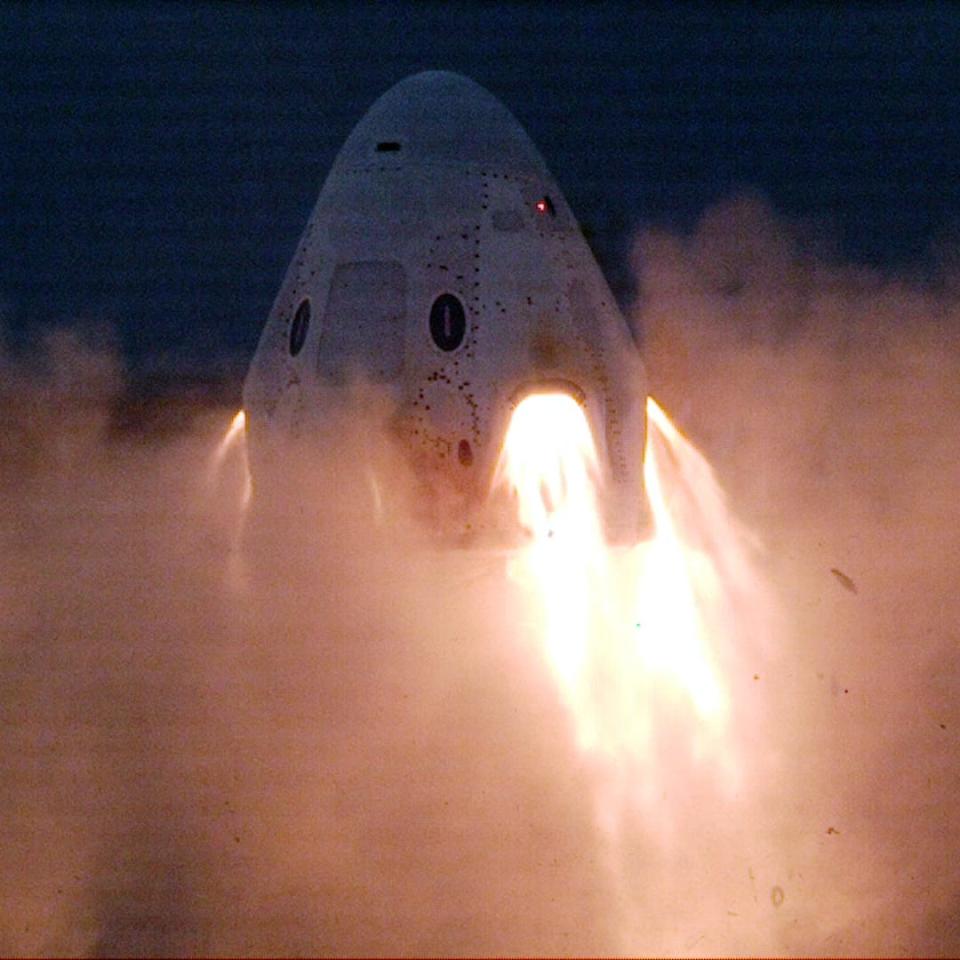spacex crew dragon abort engine static fire test november 2019 IFA_super draco_HighSpeed_Camera5.00_00_10_15.Still006