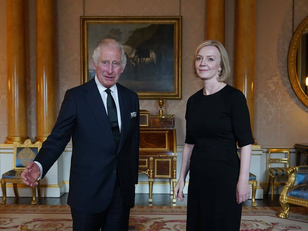 Beide frisch im Amt: König Charles III. mit der britischen Premierministerin Liz Truss. (Bild: imago/i Images)