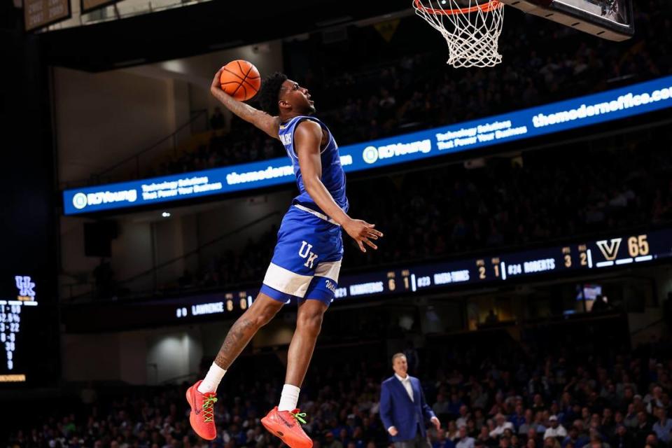 Kentucky freshman Justin Edwards (1) went in for a dunk during UK’s 109-77 win at Vanderbilt on Feb. 6. Silas Walker/swalker@herald-leader.com