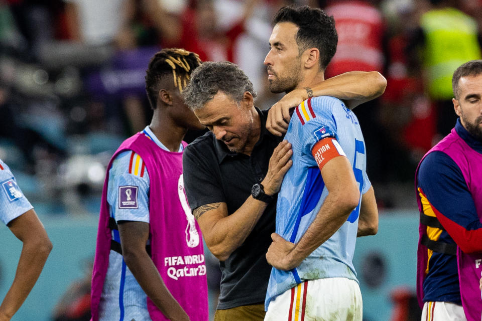 Trener Luis Enrique (ESP), Sergio Busquets (ESP) during the World Cup match between Morocco v Spain , in Doha, Qatar, on December 6, 2022.
NO USE POLAND (Photo by Foto Olimpik/NurPhoto via Getty Images)