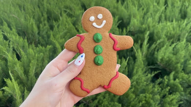 American Holiday Table's Gingerbread Cookie