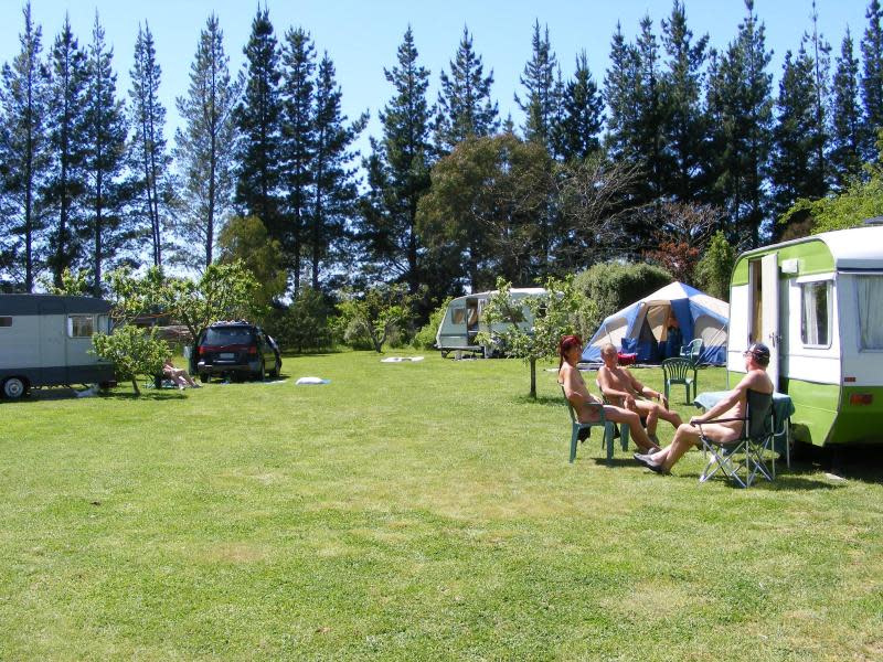 Camping der besonderen Art am anderen Ende der Welt: In Neuseeland liegt der Wai-natur Naturist Park. Foto: Wai-natur Naturist Park