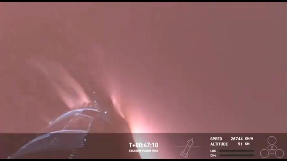 plasma coming off Starship as it re-enters atmosphere