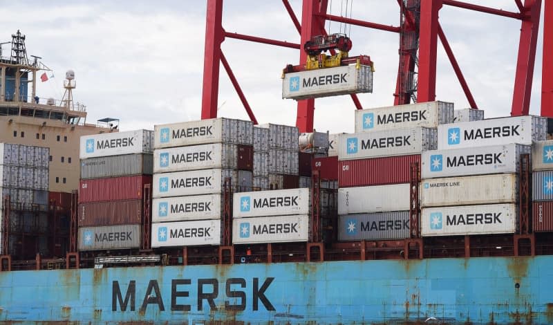 A container ship of the Maersk shipping company is handled at Eurogate Container Terminal. Marcus Brandt/dpa
