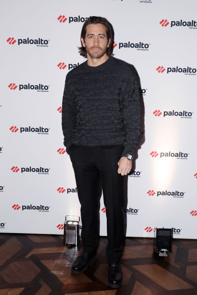 <p><strong>Hair</strong></p><p>I can't be the only one who likes when Gyllenhaal's hair is longer and matches his easy, casual ensemble. </p>