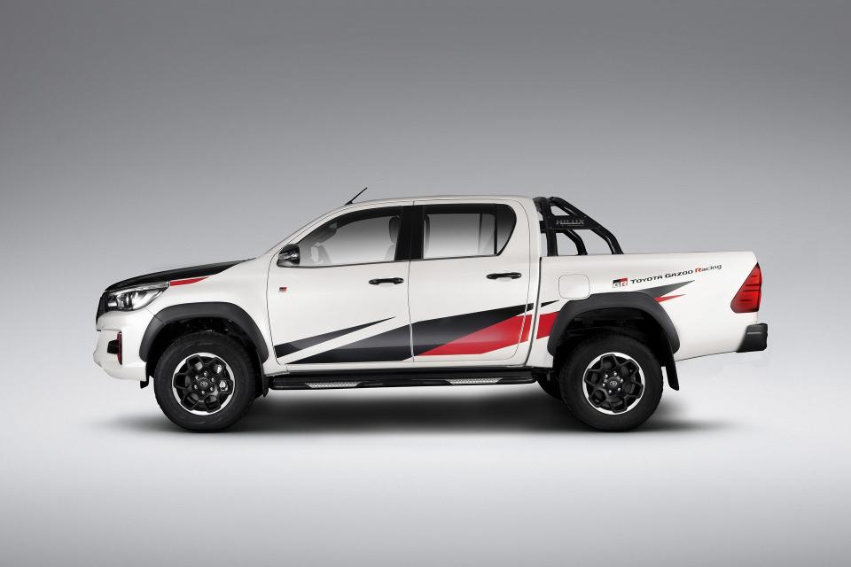 9093f5e8-toyota-hilux-gr-sport-1.jpg