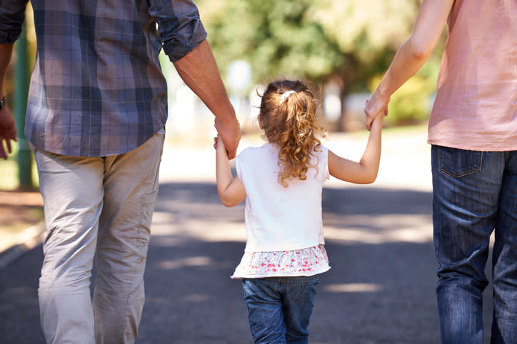 Los Millennials no son parecidos a sus padres a la hora de educar a sus hijos. Foto: PeopleImages/Getty Images 