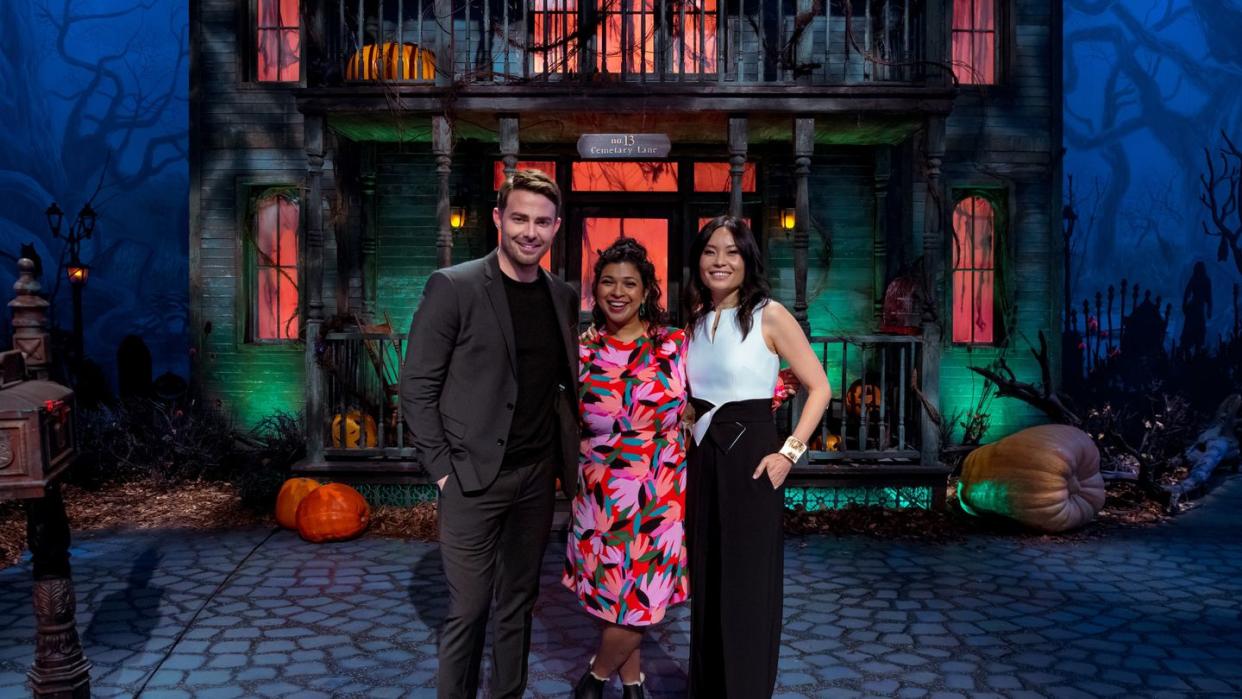 host jonathan bennett with judges aarti sequeira and shinmin li, as seen on halloween wars, season 13