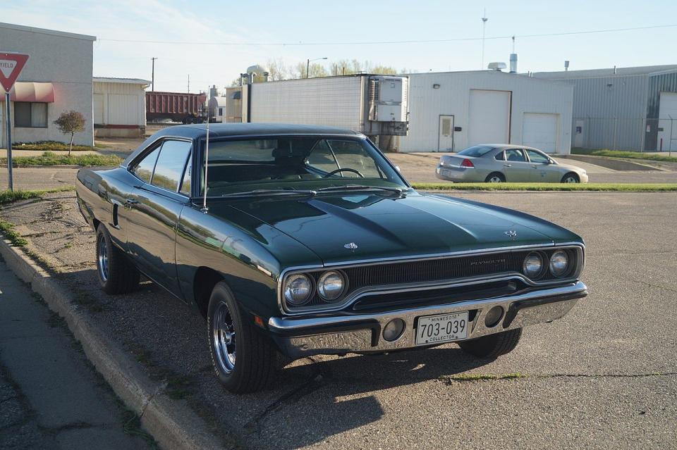 <img src="plymouth-road-runner-2.jpg" alt="A 1970 Plymouth Road Runner">