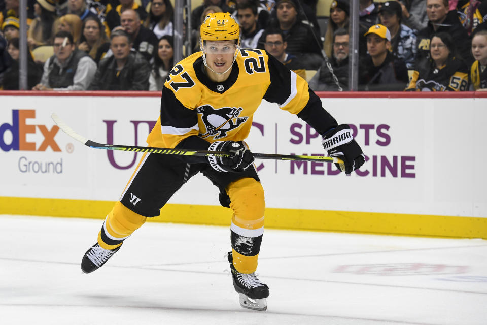 PITTSBURGH, PA - NOVEMBER 02: Pittsburgh Penguins Center Nick Bjugstad (27) skates during the first period in the NHL game between the Pittsburgh Penguins and the Edmonton Oilers on November 2, 2019, at PPG Paints Arena in Pittsburgh, PA. (Photo by Jeanine Leech/Icon Sportswire via Getty Images)