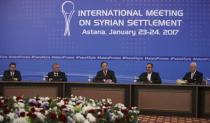 Kazakh Foreign Minister Kairat Abdrakhmanov (C) and U.N. special envoy for Syria Staffan de Mistura (R) attend a news conference following Syria peace talks in Astana, Kazakhstan January 24, 2017. REUTERS/Mukhtar Kholdorbekov