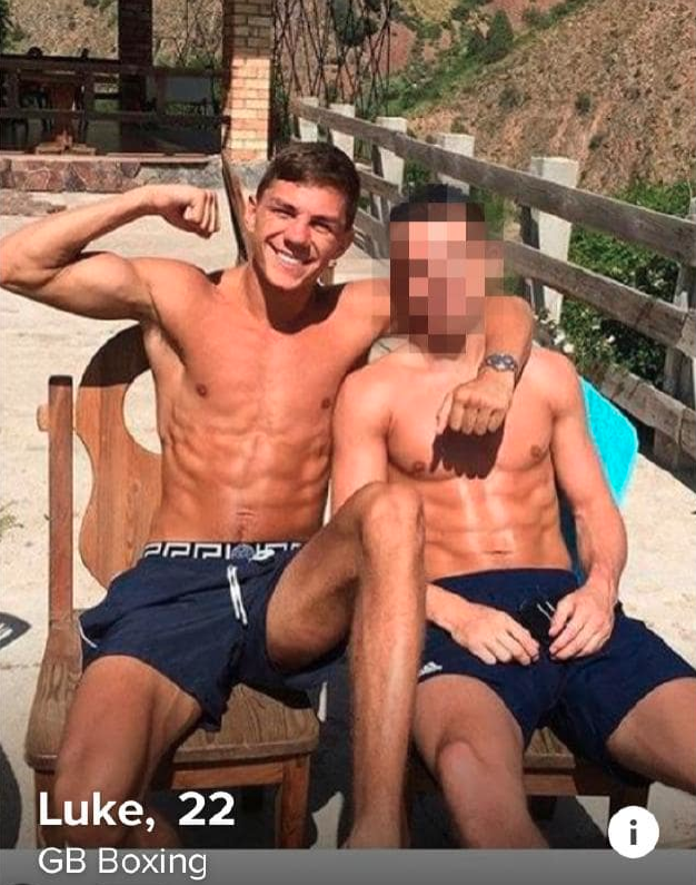 Great British boxer Luke showed off his killer six-pack. Photo: Tinder