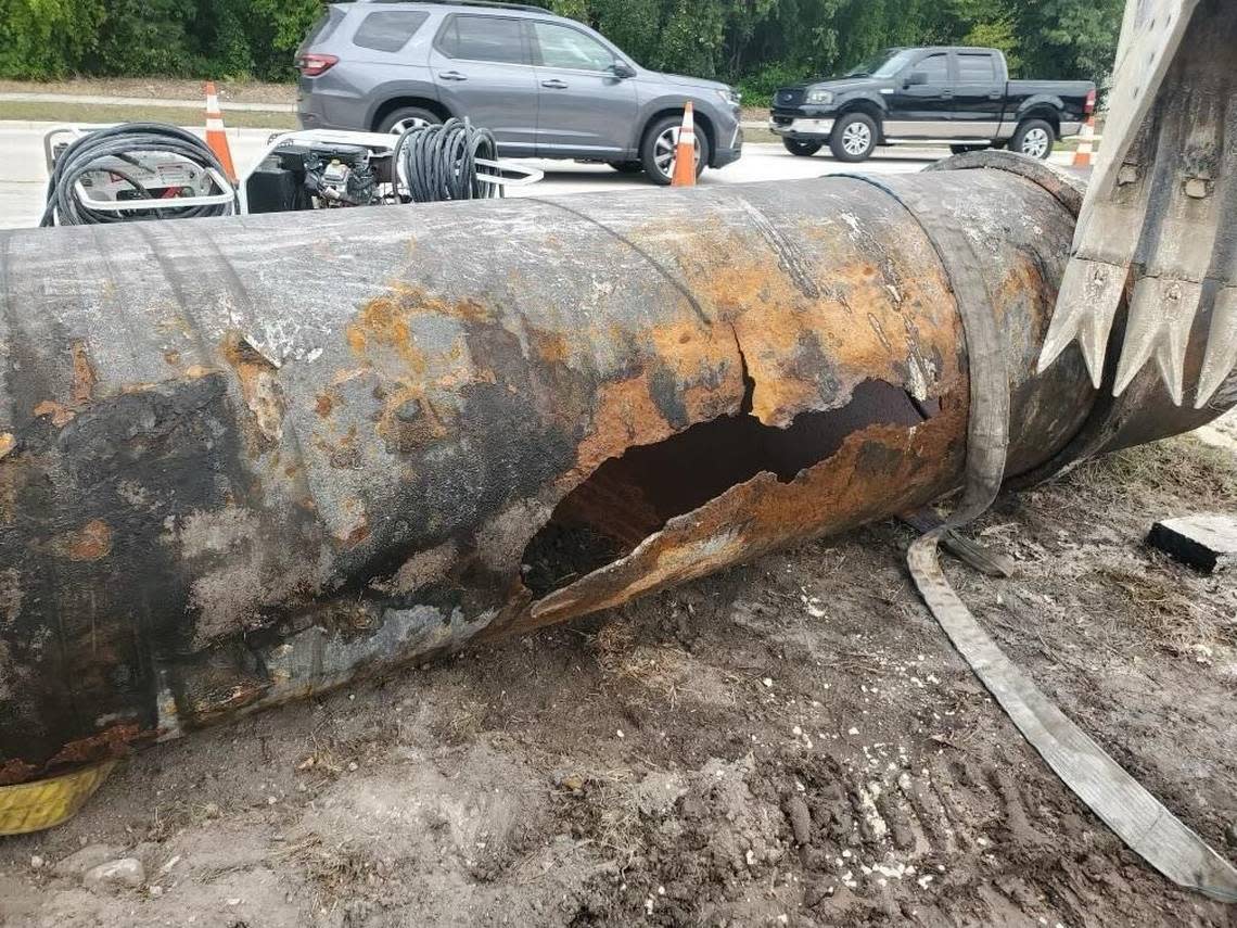 A large gash is shown on a Florida Keys Aqueduct Authority water pipe Thursday, March 9. 2023. The pipe break caused several government offices and Keys schools to close.