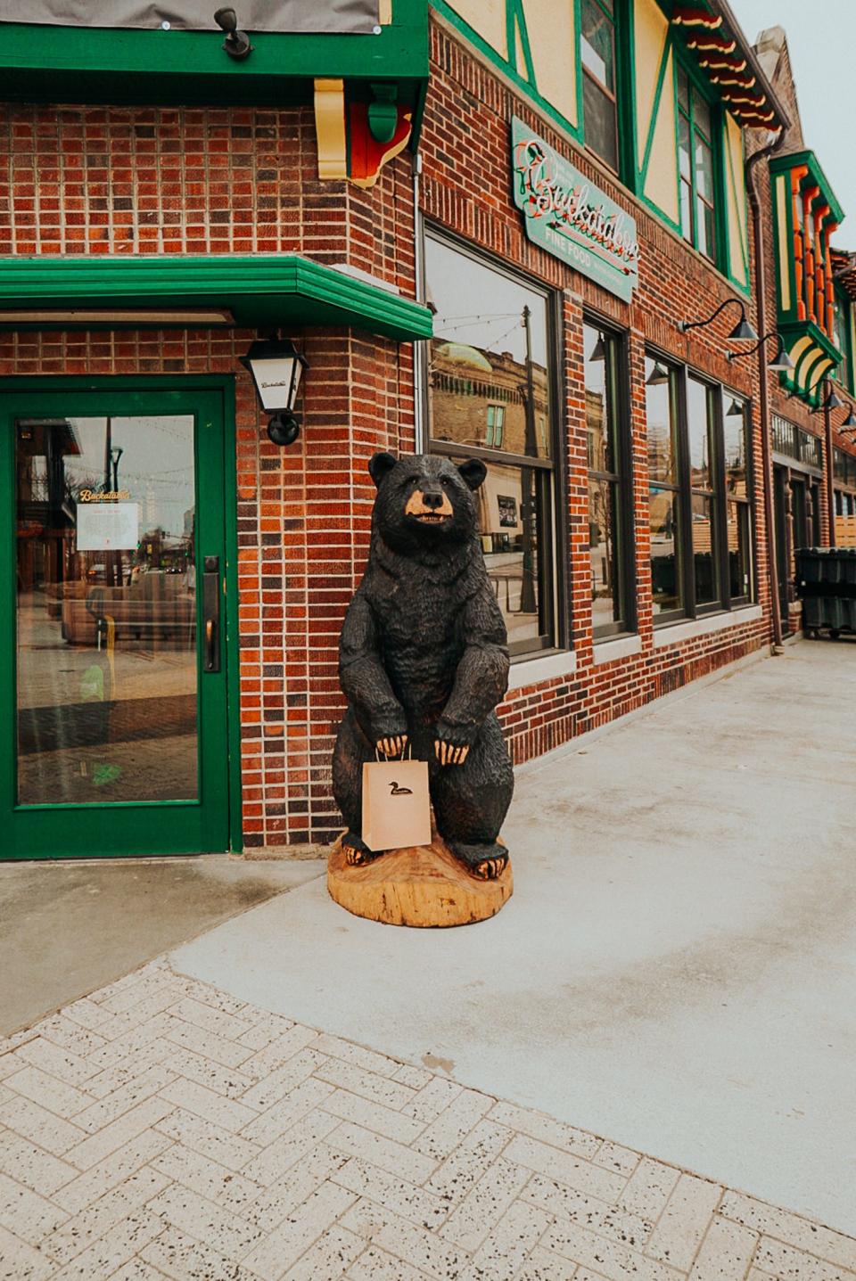 Buckatabon Tavern & Supper Club in Wauwatosa has Northwoods Shanties.