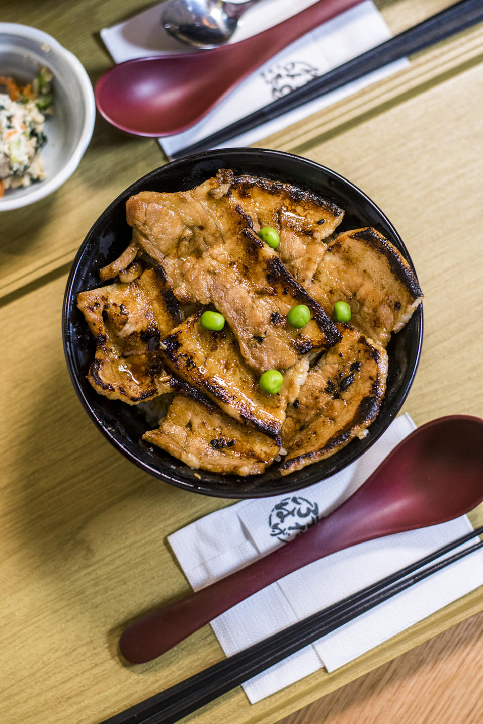 北海道人氣名店「豚丼本家」登陸香港 八十年歷史祖傳醬汁+稀有豚肉丼飯