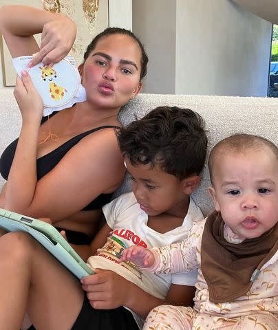 <p>Chrissy Teigen/ Instagram</p>