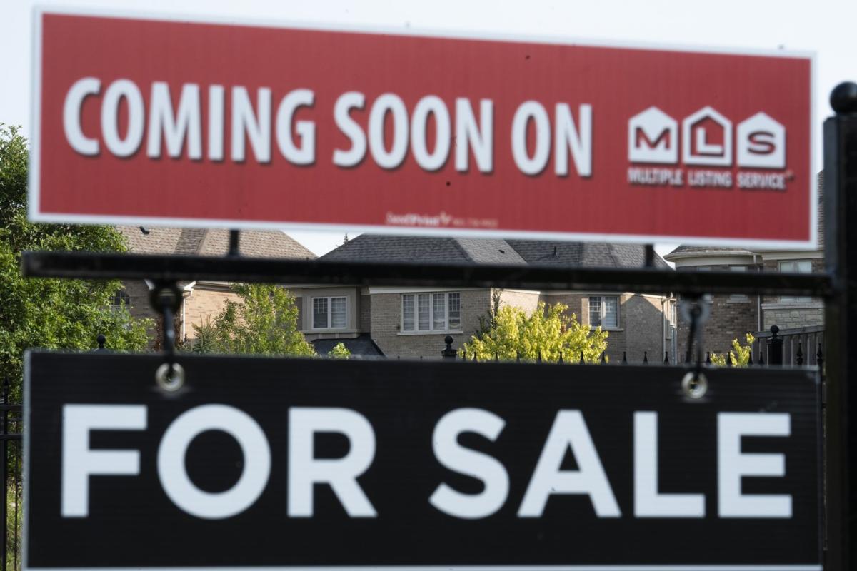 National housing market in ‘holding pattern’ as buyers patient for lower rates: CREA