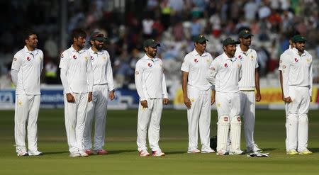 Britain Cricket - England v Pakistan - First Test - Lord?s - 17/7/16 Pakistan's Mohammad Amir and teammates celebrate winning the first test Action Images via Reuters / Andrew Boyers Livepic