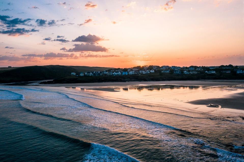 <p>Located near Wadebridge, Polzeath beach is a highly popular surf spot with an easily accessible location and long slow breaking consistent waves. Apparently, occasional dolphins and seals that ride the swell sometimes, too!</p>