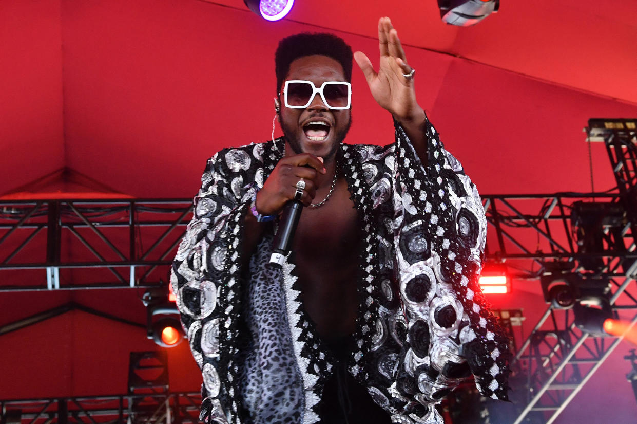 El artista cubano Cimafunk en Coachella. (Photo by VALERIE MACON / AFP) (Photo by VALERIE MACON/AFP via Getty Images)