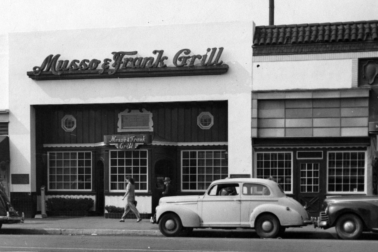 Musso & Frank's in 1945