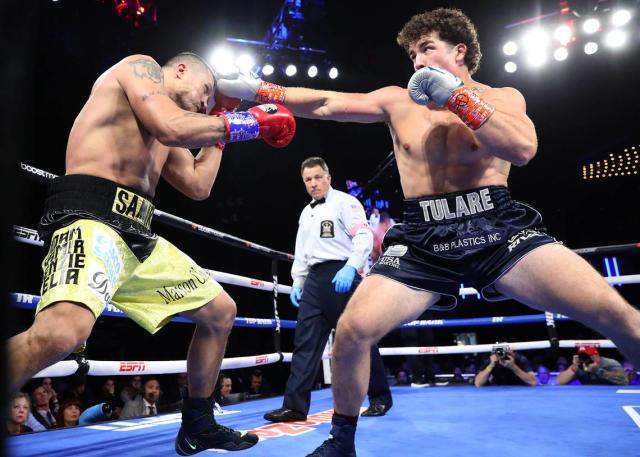 Tulare's Richard Torrez Jr. signs with Top Rank Boxing