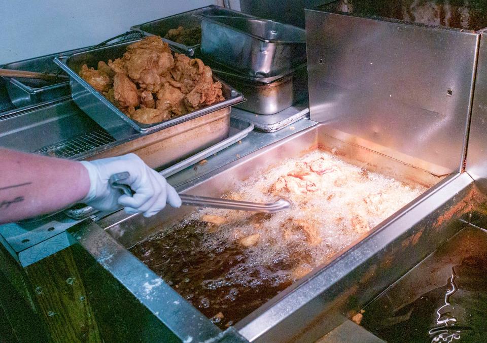 Fried chicken is one of the most popular items at Desi's Restaurant in historic downtown Crestview. (MICHAEL SNYDER/DAILY NEWS)