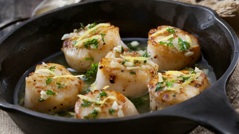 scallops in pan