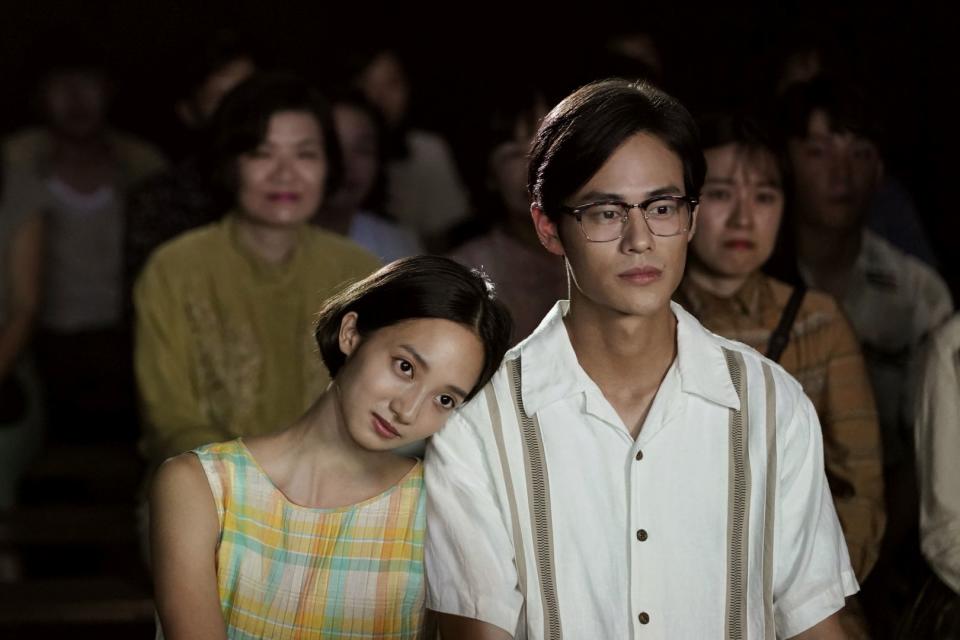 夏騰宏(右)與韓寧(左)拍攝約會戲時兩人全「濕身」