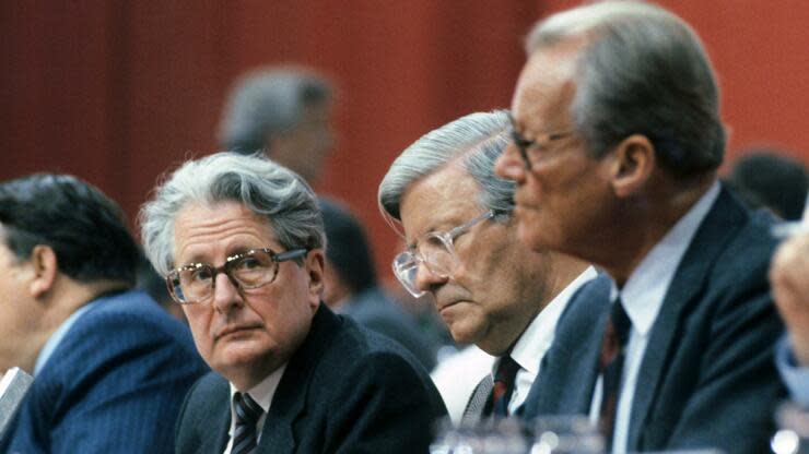 Die langjährige Führungsriege der Sozialdemokraten beim Essener Parteitag im Jahr 1984. Foto: dpa