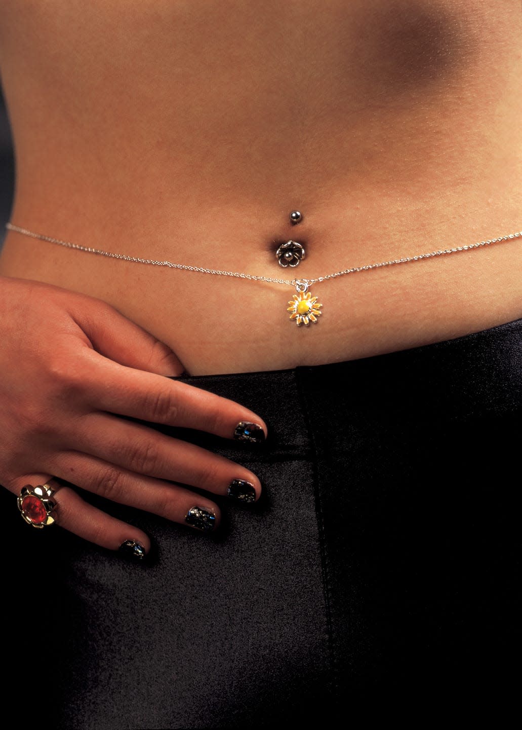 2000s style belly chain