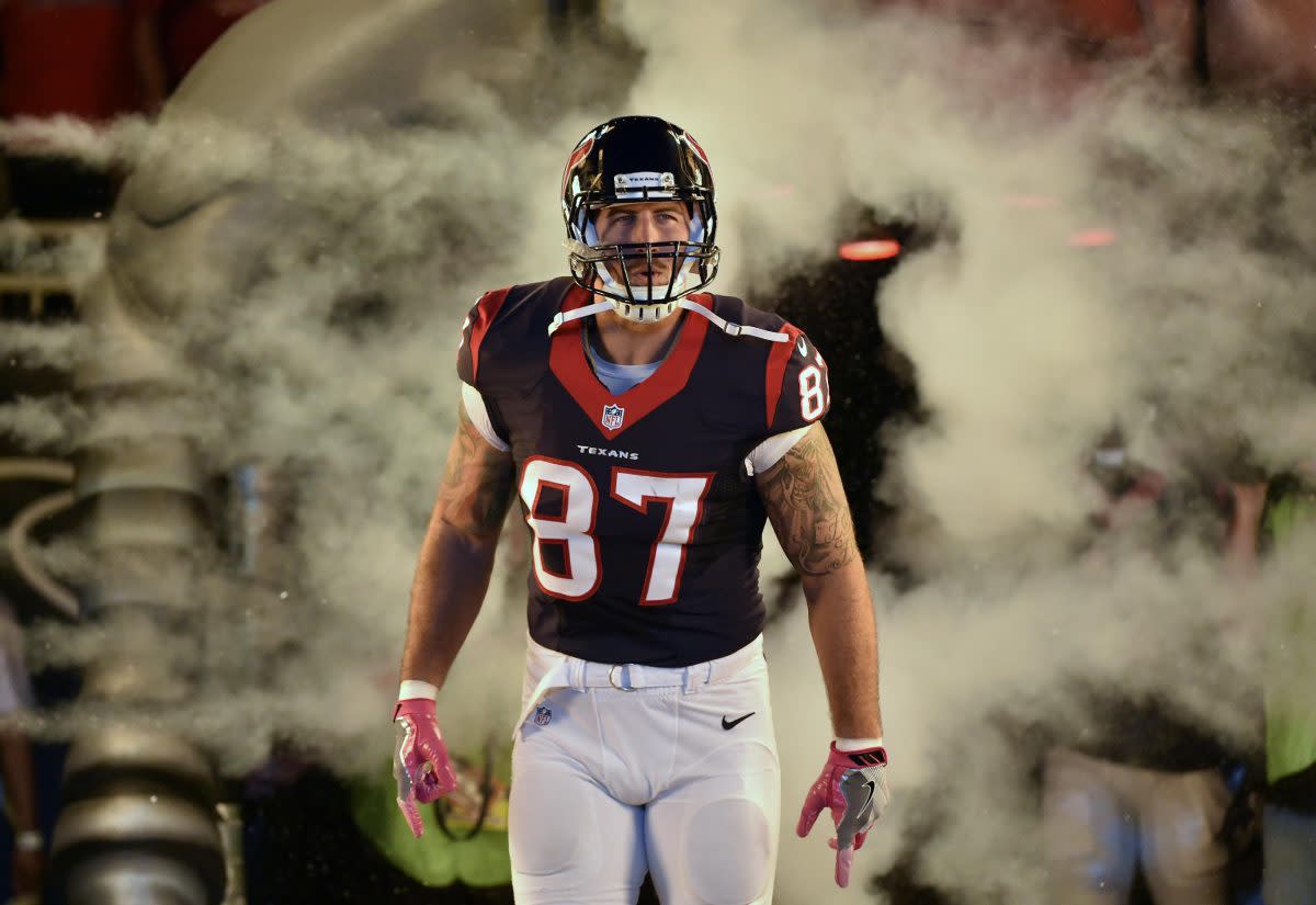Houston Texans tight end C.J. Fiedorowicz (87) runs on to the field before a game against the Indianapolis Colts. (AP Photo/Eric Christian Smith)