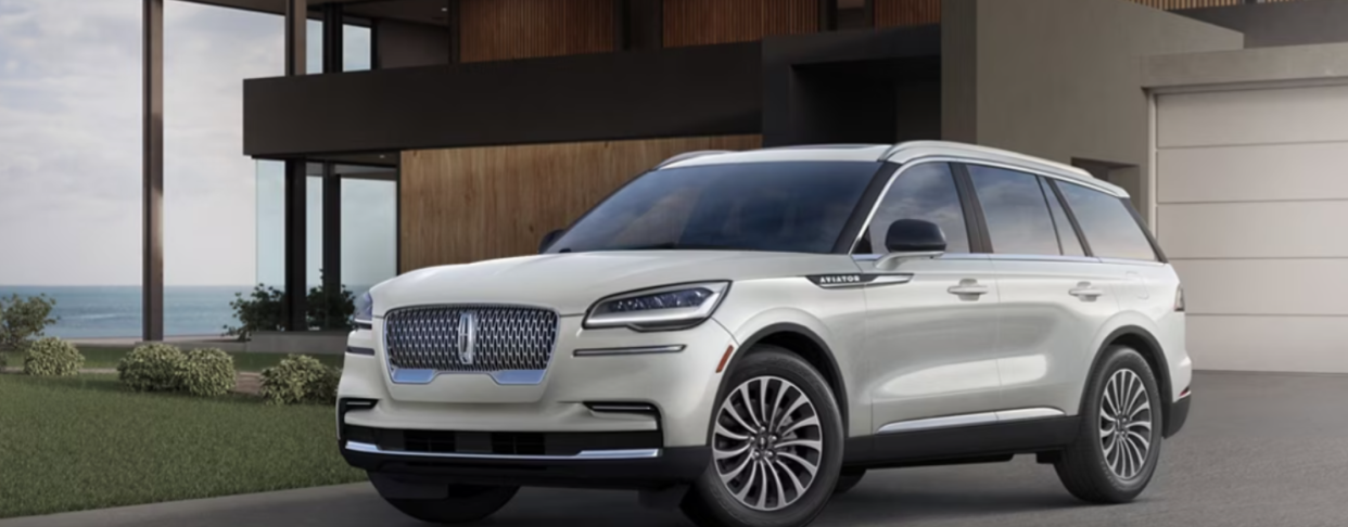 The 2023 Lincoln Aviator ranked with the Mercedes-Benz GLE-Class and Volvo XC60 with a "good" rating on crash safety for back seat passengers, according to a study from the Insurance Institute of Highway Safety released Thursday, Dec. 14, 2023.