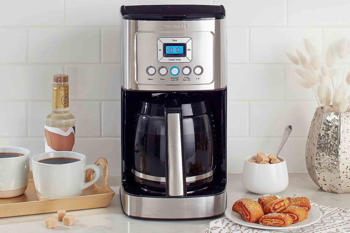 7 Manual Coffee Makers That Will Brighten Up Your Morning - PLAIN Magazine