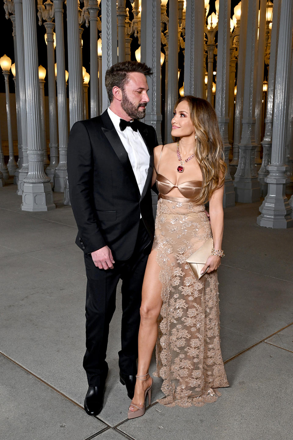 LOS ANGELES, CALIFORNIA - NOVEMBER 04: (L-R) Ben Affleck, wearing Gucci, and Jennifer Lopez, wearing Gucci, attend the 2023 LACMA Art+Film Gala, Presented By Gucci at Los Angeles County Museum of Art on November 04, 2023 in Los Angeles, California. (Photo by Michael Kovac/Getty Images for LACMA)