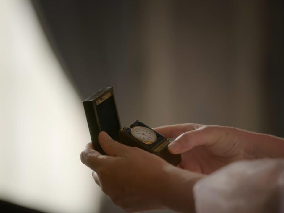 the pocketwatch Colin gifts to Violet in "Bridgerton" season 3