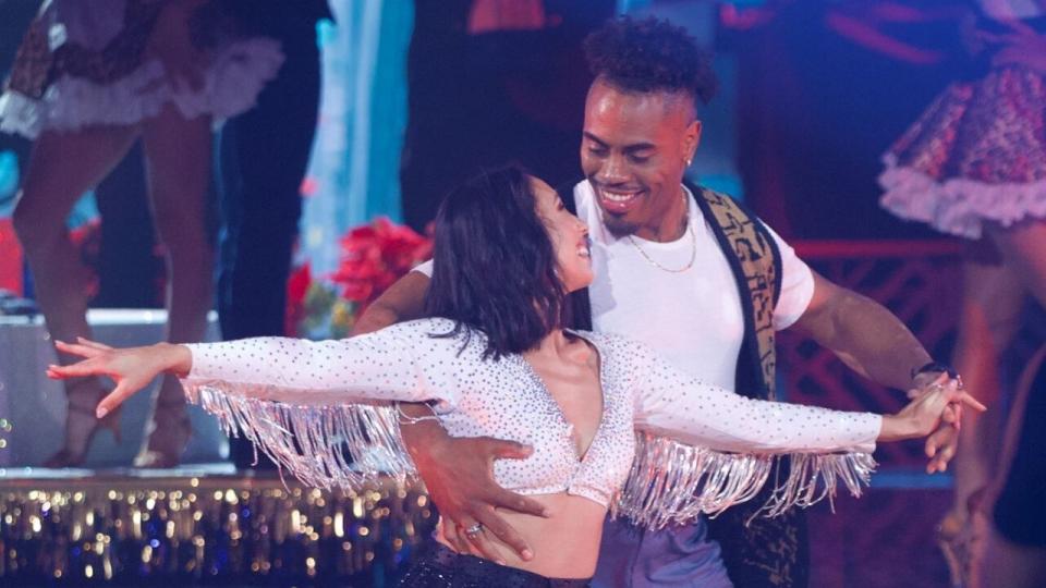 ET caught up with the former mirrorball champion just moments after he performed a Cha Cha with Cheryl Burke.