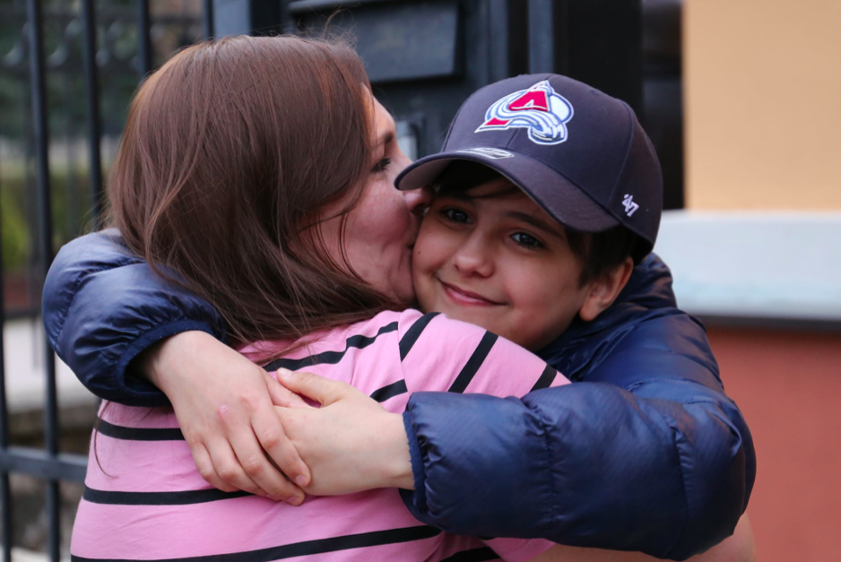 Hassan Pisecka is reunited with his mother after travelling 600 miles across Ukraine alone. (Facebook/Policia Slovenskej republiky)