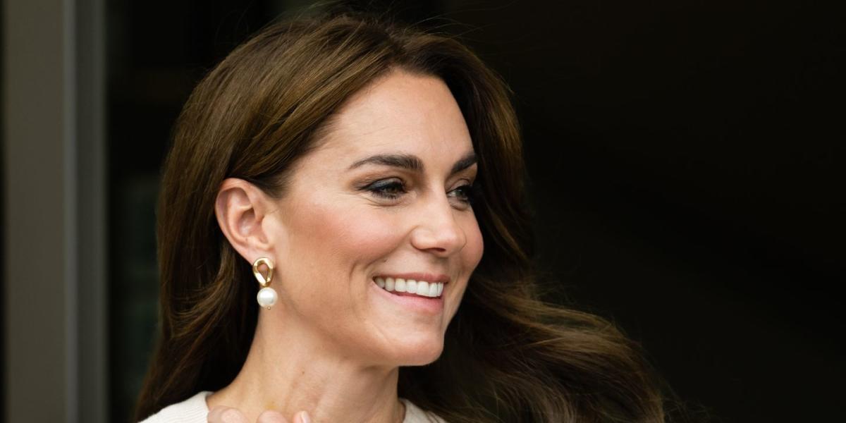 Kate Middleton Showcases Her Fall Style With Knit Skirt Set